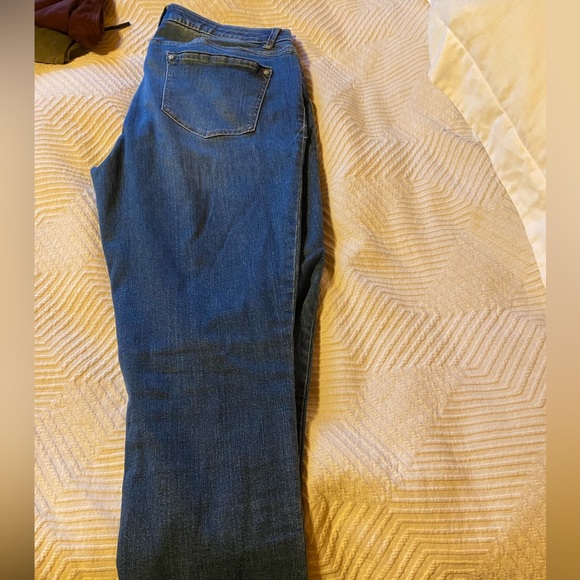 Wit and Wisdom Ankle Stretch Jeans - Picture 2 of 3